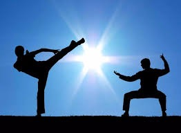 纽约大都会在 2024 年季前发布了全新的带有科技感的复古球衣款式