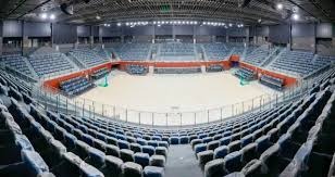 詹姆斯关键得分助湖人取胜